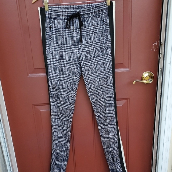 Pam & Gela Monochrome Patterned Joggers - Picture 2 of 12